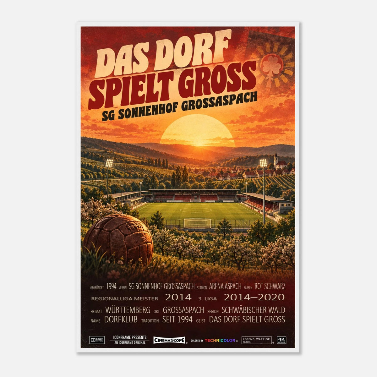 Sonnenhof Großaspach Poster „Das Dorf spielt groß“ – 60 × 90 cm, mit weißem Holzrahmen