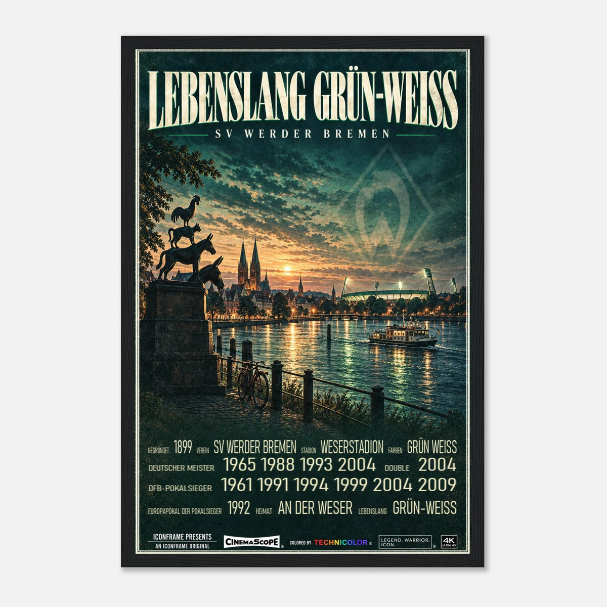 Werder Bremen Poster „Lebenslang Grün-Weiß“ – 30 × 45 cm, mit schwarzem Holzrahmen vor hellem Hintergrund