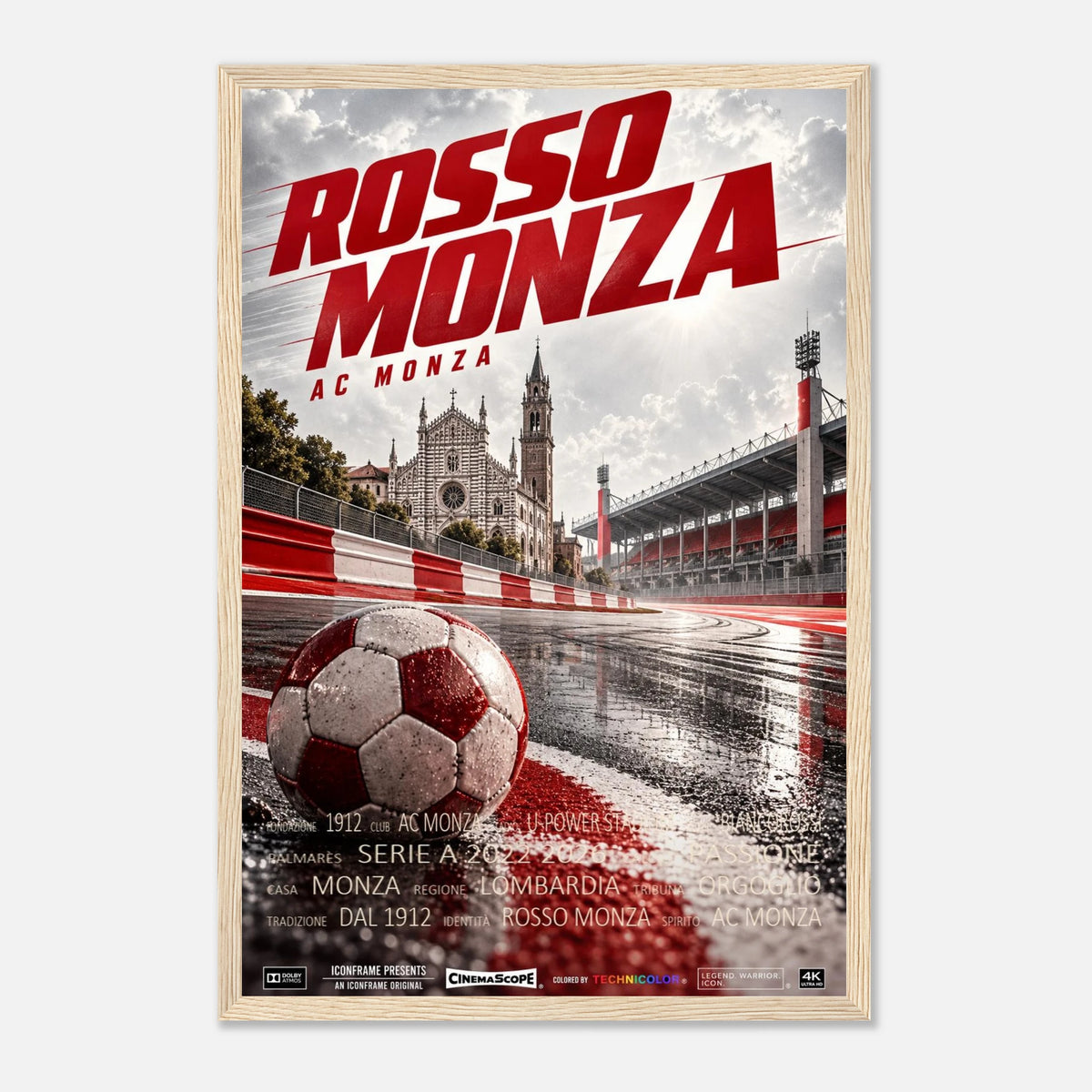 AC Monza Poster „Rosso Monza“ – 30 × 45 cm, mit naturfarbenem Holzrahmen vor hellem Hintergrund