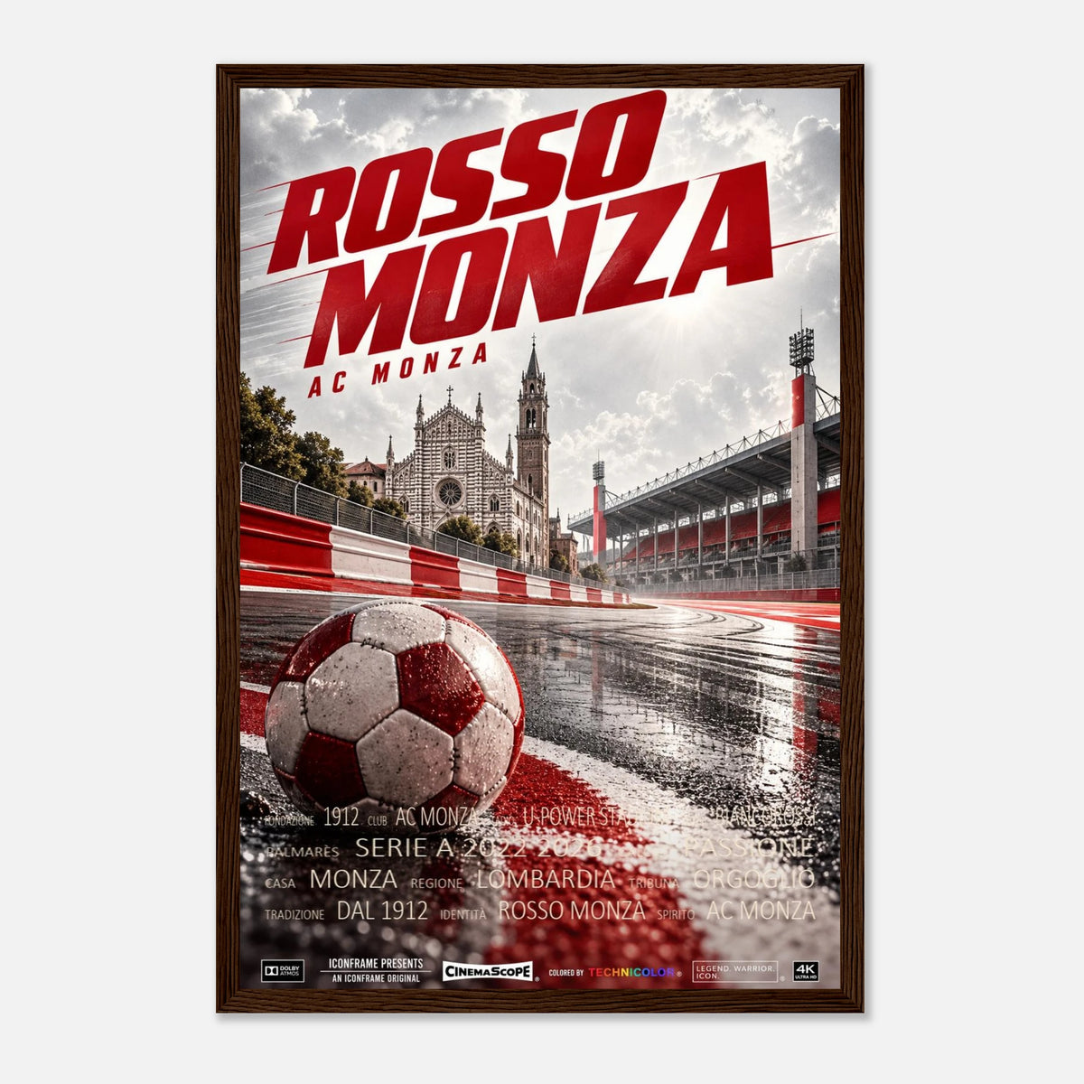 AC Monza Poster „Rosso Monza“ – 30 × 45 cm, mit dunkelbraunem Holzrahmen vor hellem Hintergrund
