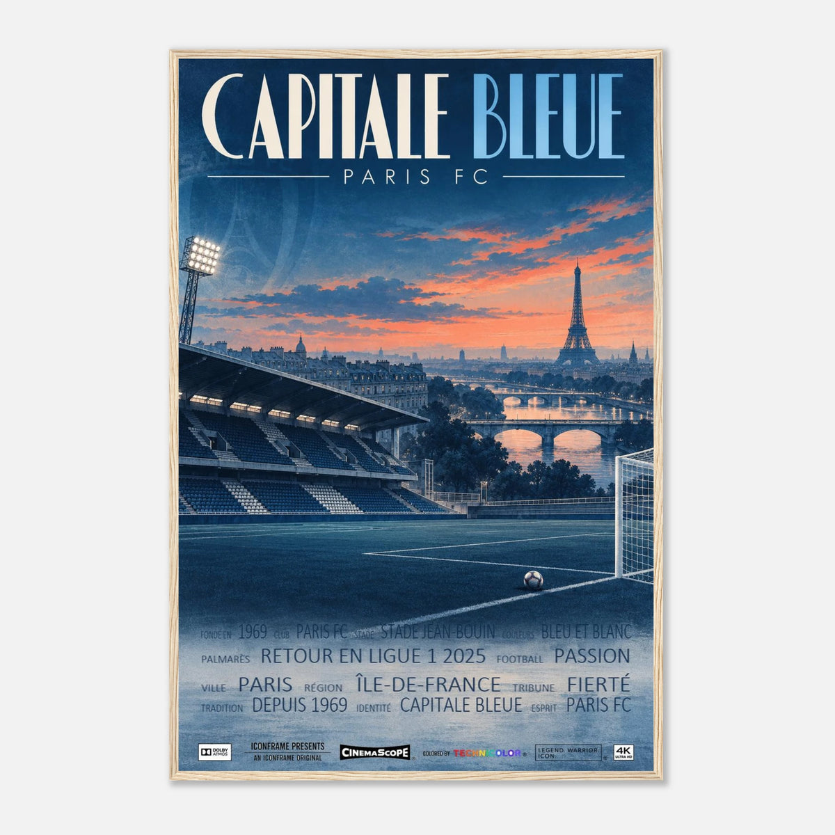 Paris FC Poster „Capitale Bleue“ – 60 × 90 cm, mit naturfarbenem Holzrahmen