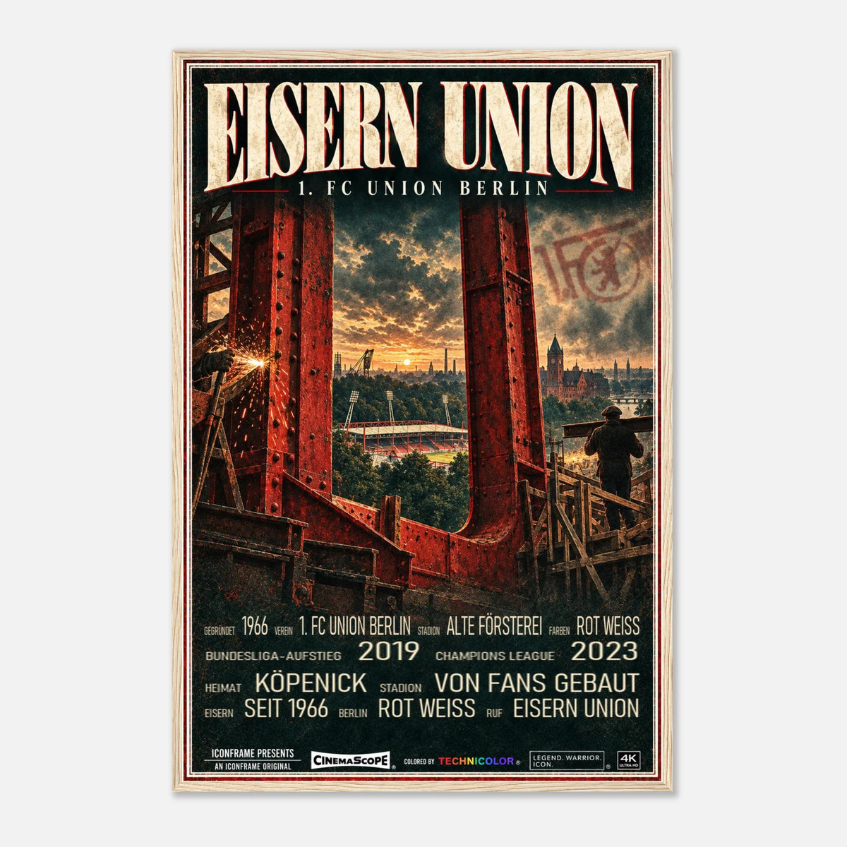 Union Berlin Poster „Eisern Union“ – 60 × 90 cm, mit naturfarbenem Holzrahmen vor hellem Hintergrund