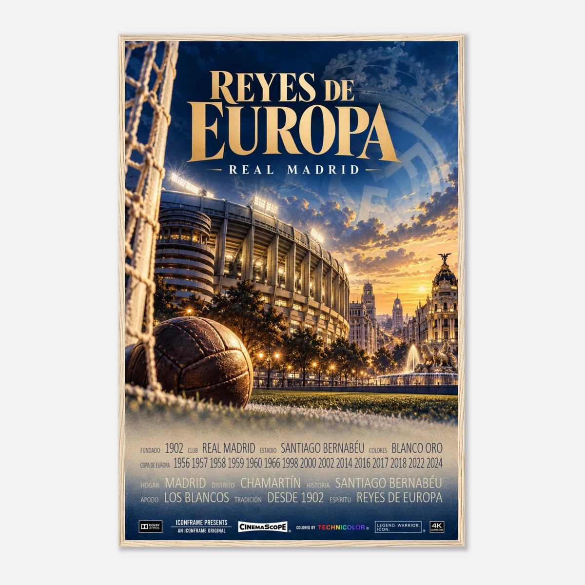 Real Madrid Poster „Reyes de Europa“ – 60 × 90 cm, mit naturfarbenem Holzrahmen vor hellem Hintergrund