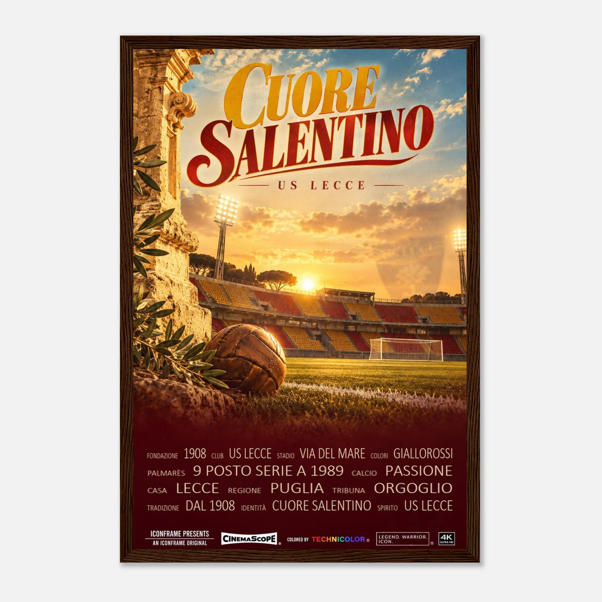 US Lecce Poster „Cuore Salentino“ – 30 × 45 cm, mit dunkelbraunem Holzrahmen vor hellem Hintergrund