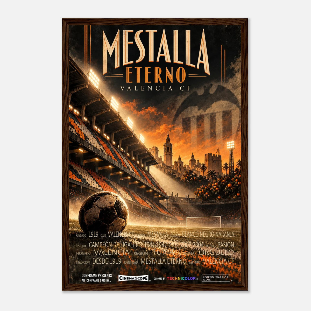 FC Valencia Poster „Mestalla Eterno“ – 30 × 45 cm, mit dunkelbraunem Holzrahmen vor hellem Hintergrund