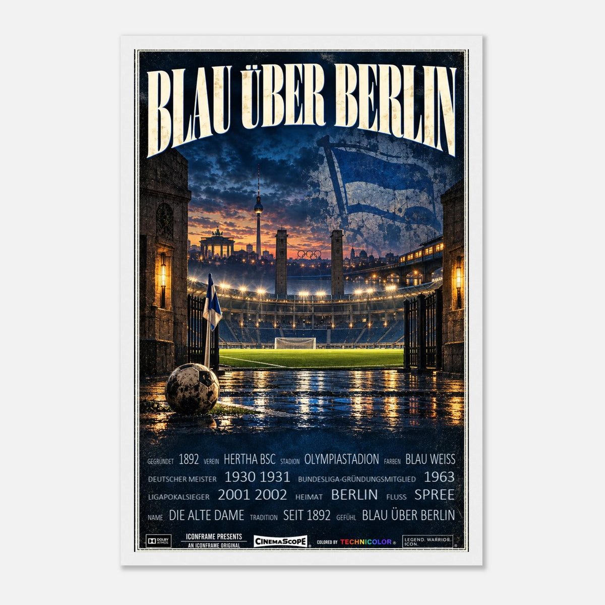 Hertha BSC Poster „Blau über Berlin“ – 30 × 45 cm, mit weißem Holzrahmen vor hellem Hintergrund