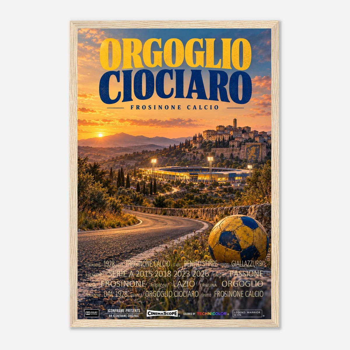 Frosinone Calcio Poster „Orgoglio Ciociaro“ – 30 × 45 cm, mit naturfarbenem Holzrahmen vor hellem Hintergrund