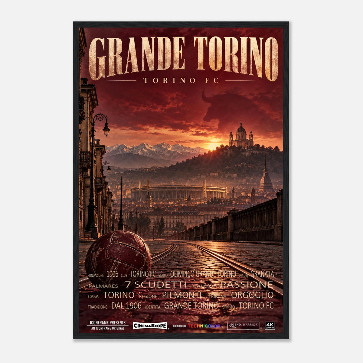 FC Turin Poster „Grande Torino“ – 40 × 60 cm, mit schwarzem Holzrahmen vor hellem Hintergrund