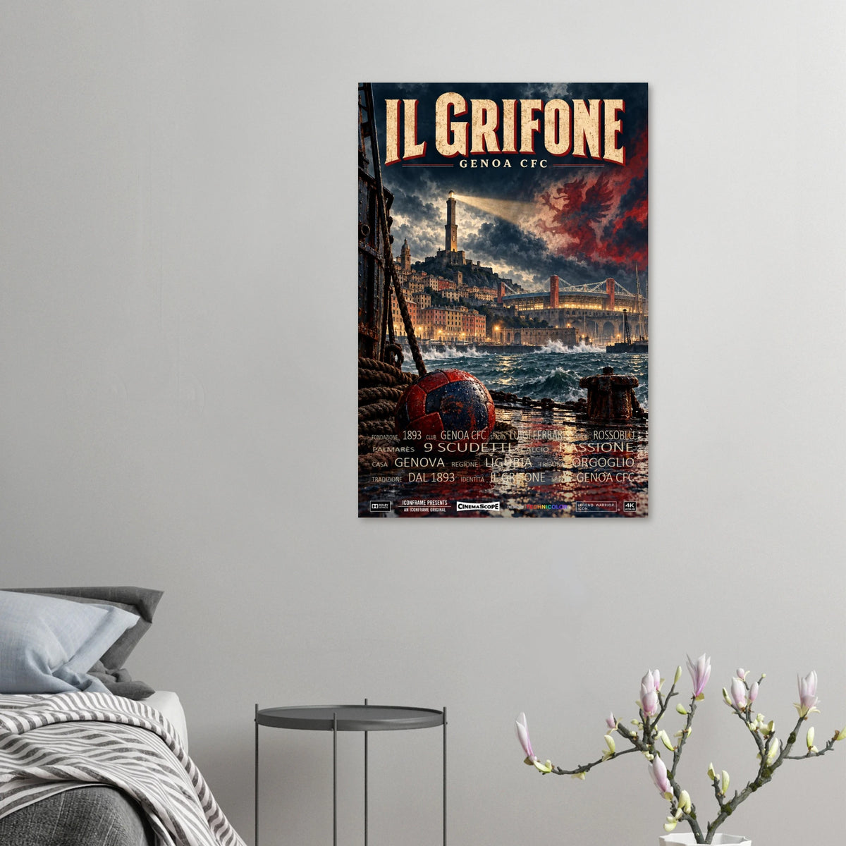 CFC Genua Poster „Il Grifone“ an einer grauen Wand neben einem Bett