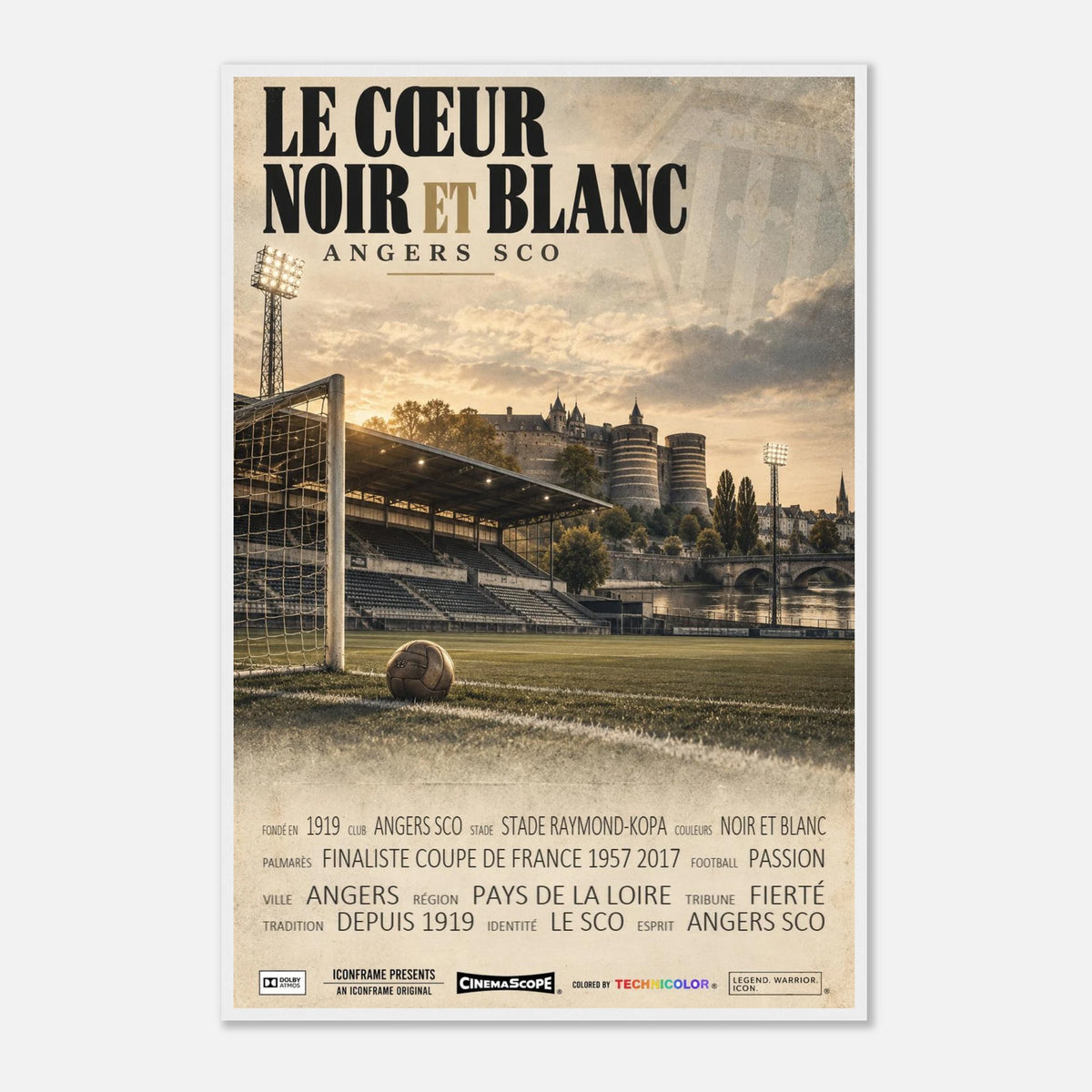 SCO Angers Poster „Le Cœur Noir et Blanc“ – 60 × 90 cm, mit weißem Holzrahmen