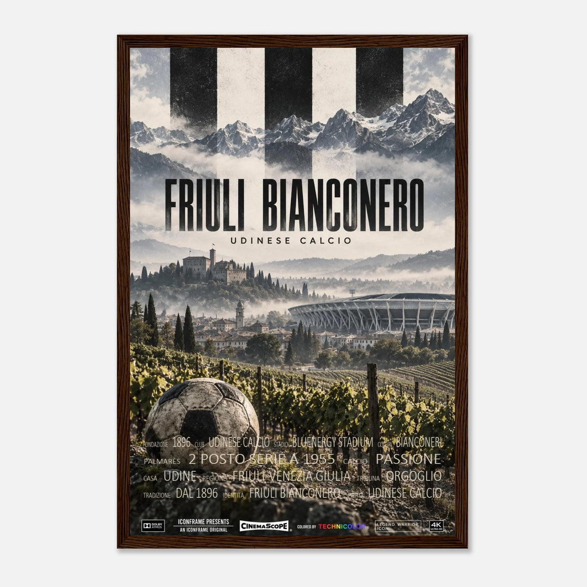 Udinese Calcio Poster „Friuli Bianconero“ – 30 × 45 cm, mit dunkelbraunem Holzrahmen vor hellem Hintergrund