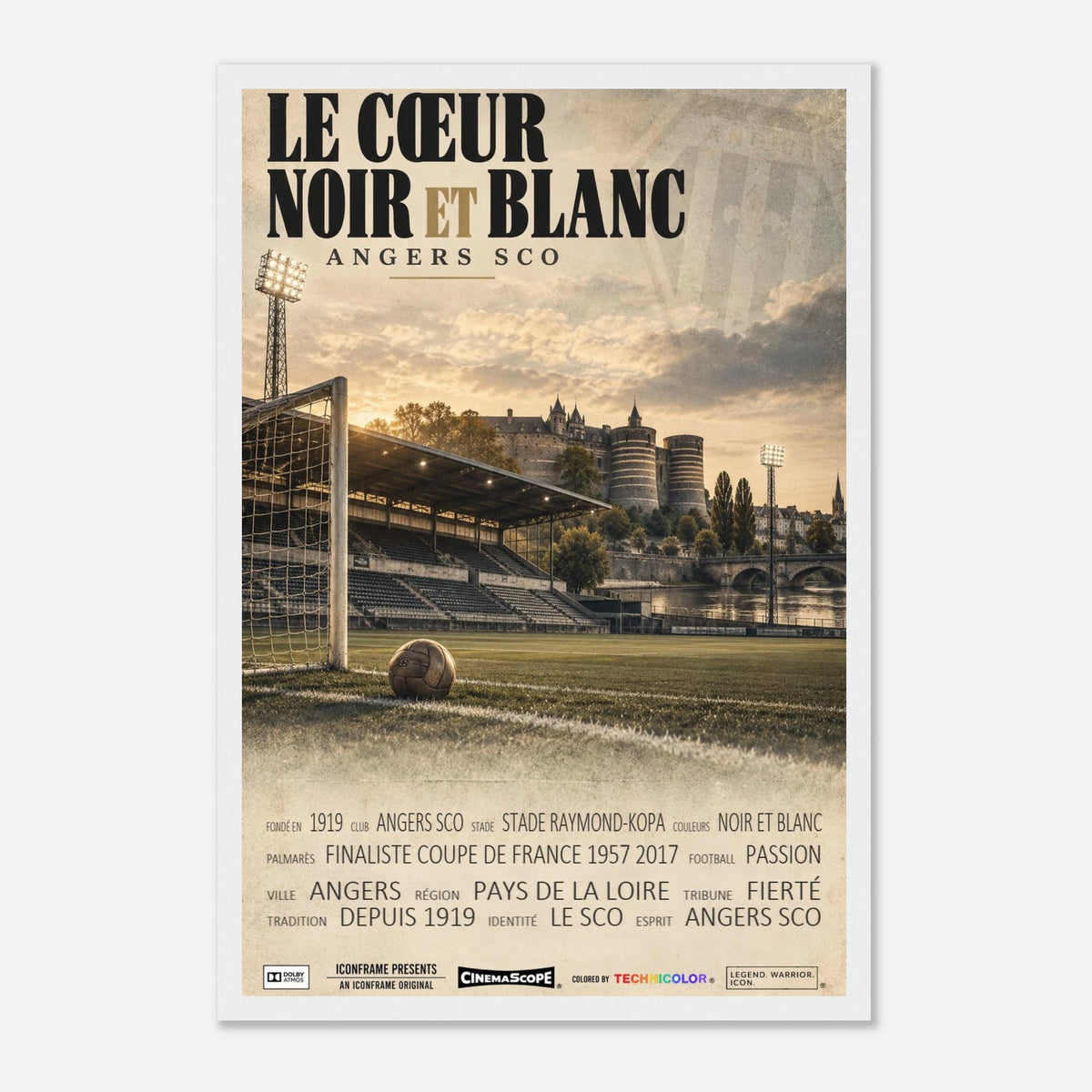 SCO Angers Poster „Le Cœur Noir et Blanc“ – 30 × 45 cm, mit weißem Holzrahmen