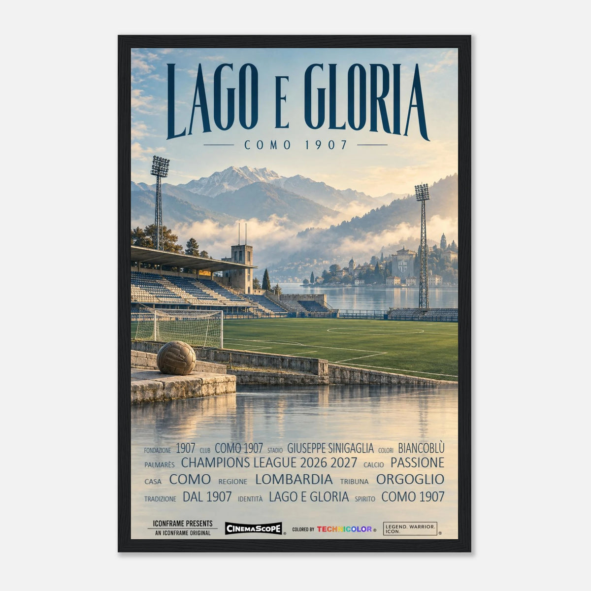 Como 1907 Poster „Lago e Gloria“ – 30 × 45 cm, mit schwarzem Holzrahmen vor hellem Hintergrund