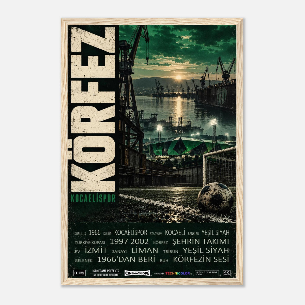 Kocaelispor Poster „Körfez“ – 30 × 45 cm, mit naturfarbenem Holzrahmen