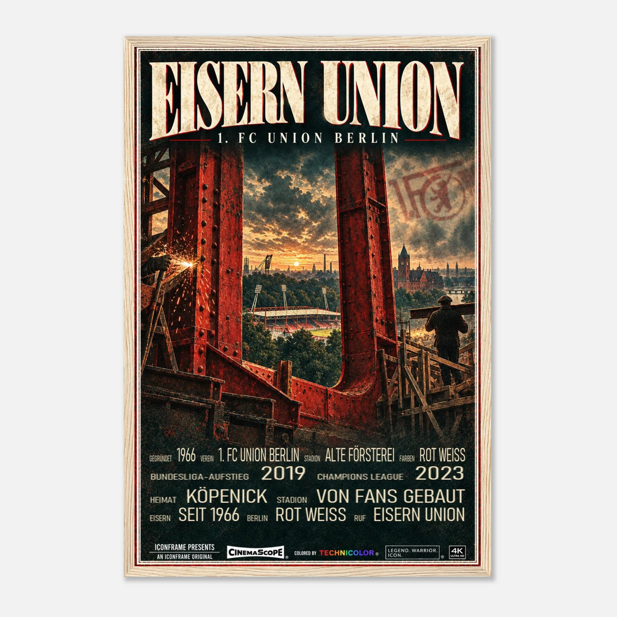 Union Berlin Poster „Eisern Union“ – 40 × 60 cm, mit naturfarbenem Holzrahmen vor hellem Hintergrund