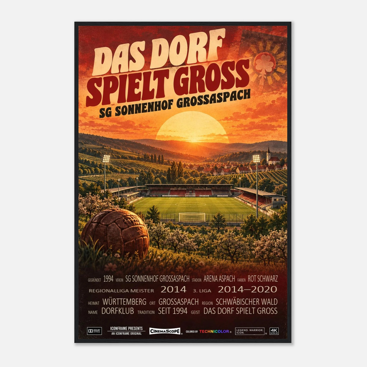 Sonnenhof Großaspach Poster „Das Dorf spielt groß“ – 60 × 90 cm, mit schwarzem Holzrahmen