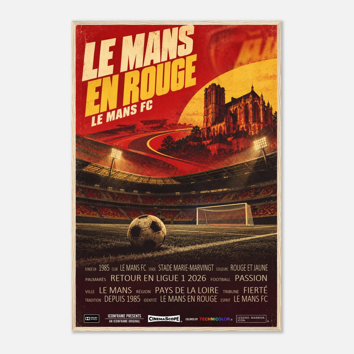 Le Mans FC Poster „Le Mans en Rouge“ – 60 × 90 cm, mit naturfarbenem Holzrahmen