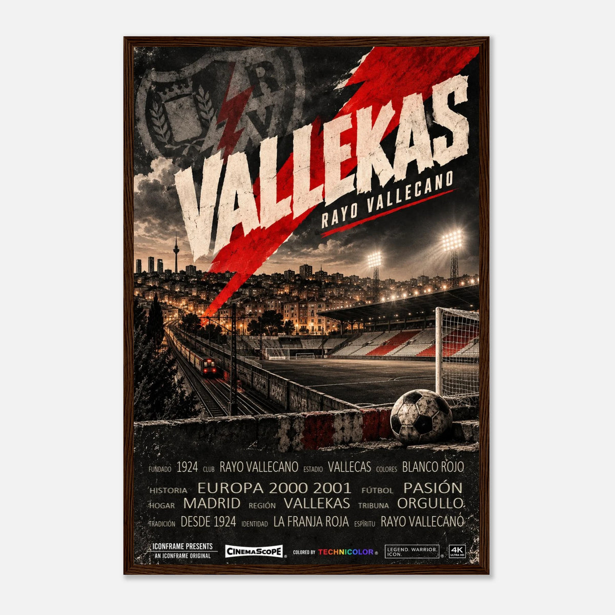 Rayo Vallecano Poster „Vallekas“ – 40 × 60 cm, mit dunkelbraunem Holzrahmen vor hellem Hintergrund