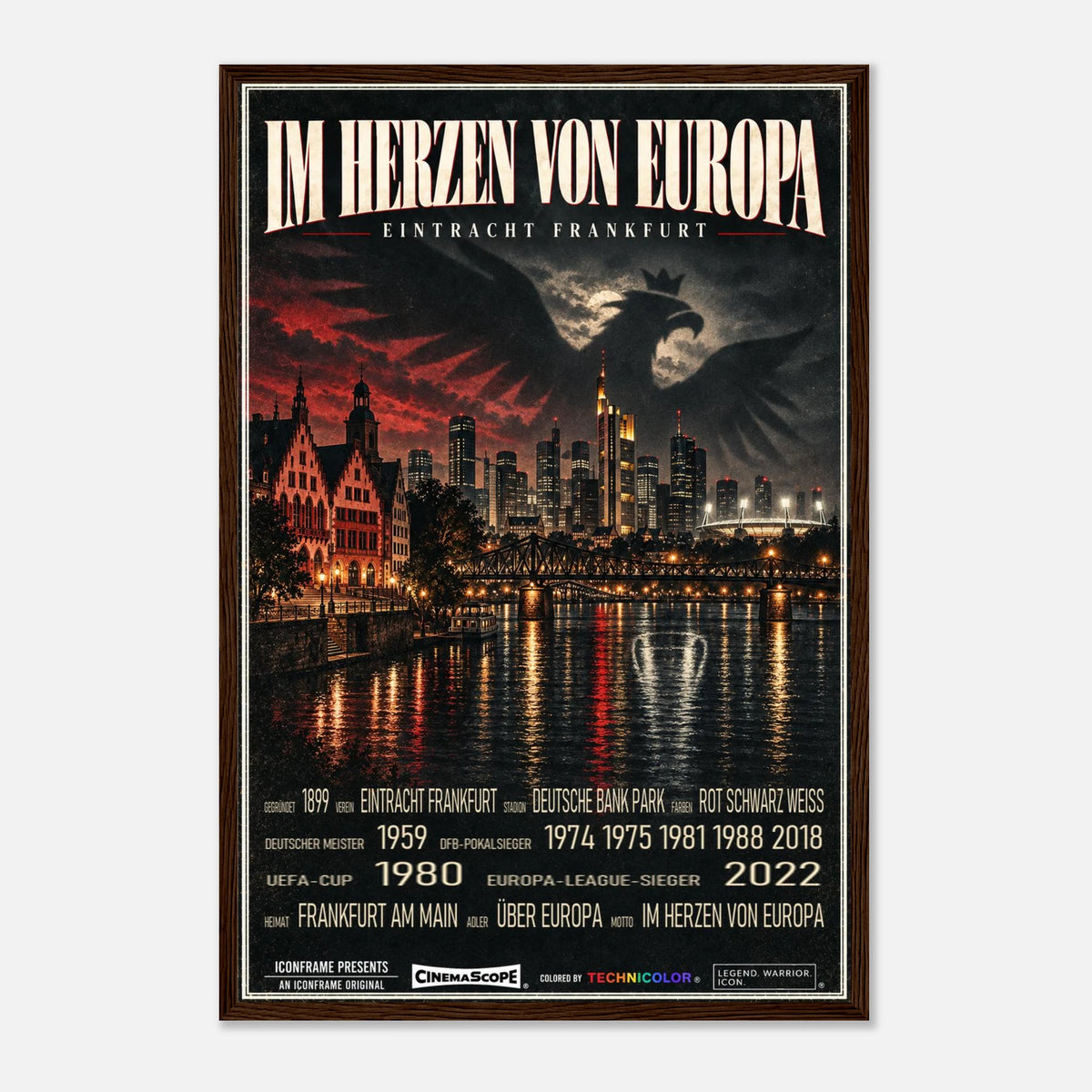 Eintracht Frankfurt Poster „Im Herzen von Europa“ – 40 × 60 cm, mit dunkelbraunem Holzrahmen vor hellem Hintergrund
