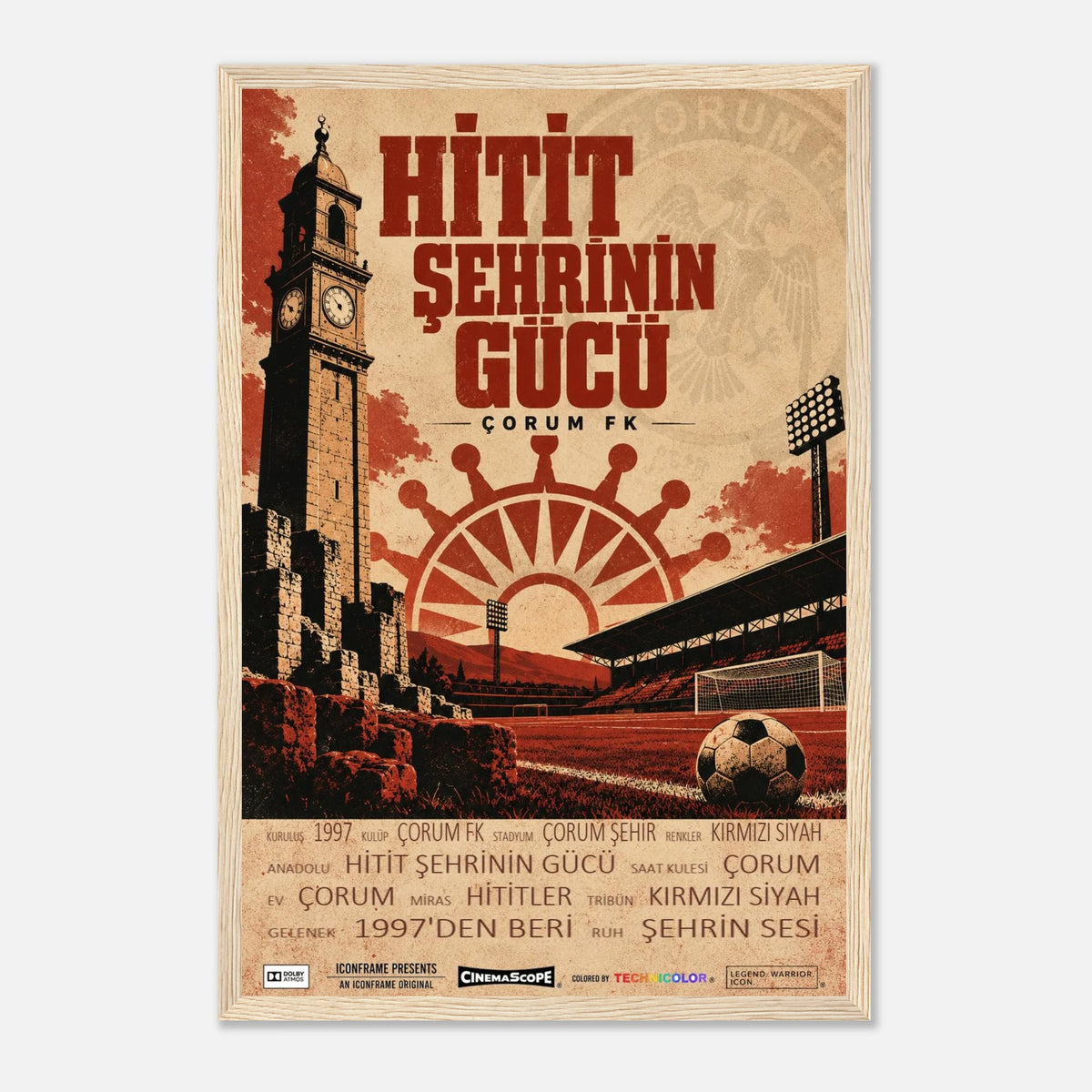 Çorum FK Poster „Hitit Şehrinin Gücü“ – 30 × 45 cm, mit naturfarbenem Holzrahmen