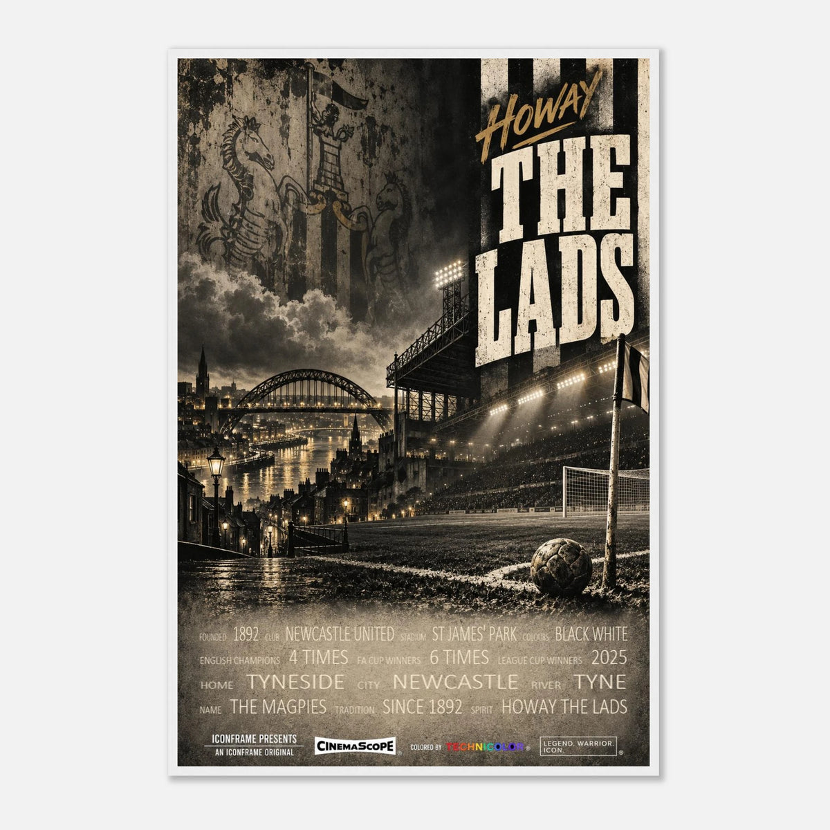 Newcastle United Poster „Howay the Lads“ – 60 × 90 cm, mit weißem Holzrahmen vor hellem Hintergrund