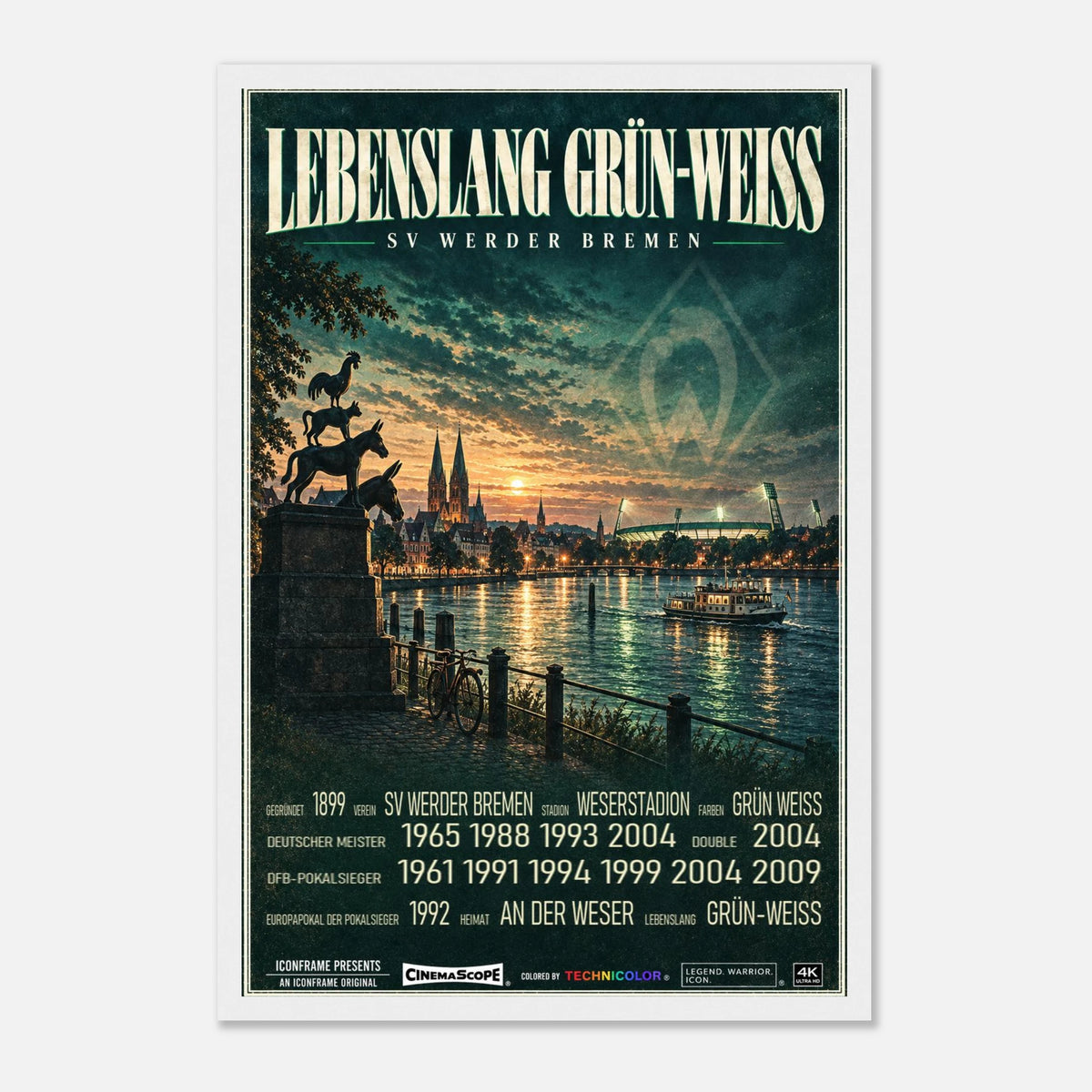 Werder Bremen Poster „Lebenslang Grün-Weiß“ – 30 × 45 cm, mit weißem Holzrahmen vor hellem Hintergrund