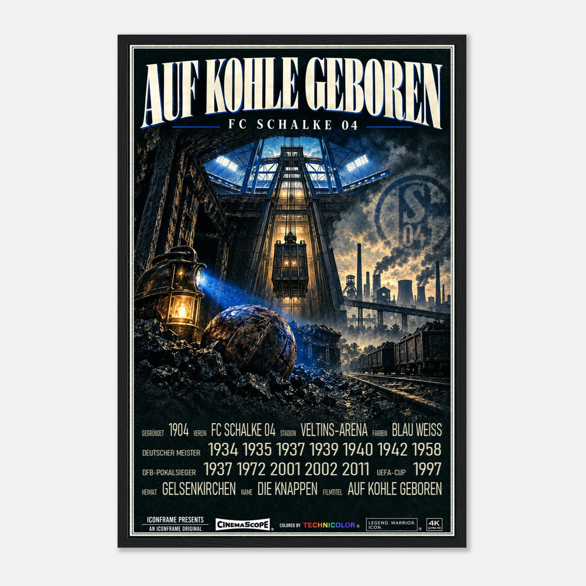 Schalke 04 Poster „Auf Kohle geboren“ – 40 × 60 cm, mit schwarzem Holzrahmen vor hellem Hintergrund