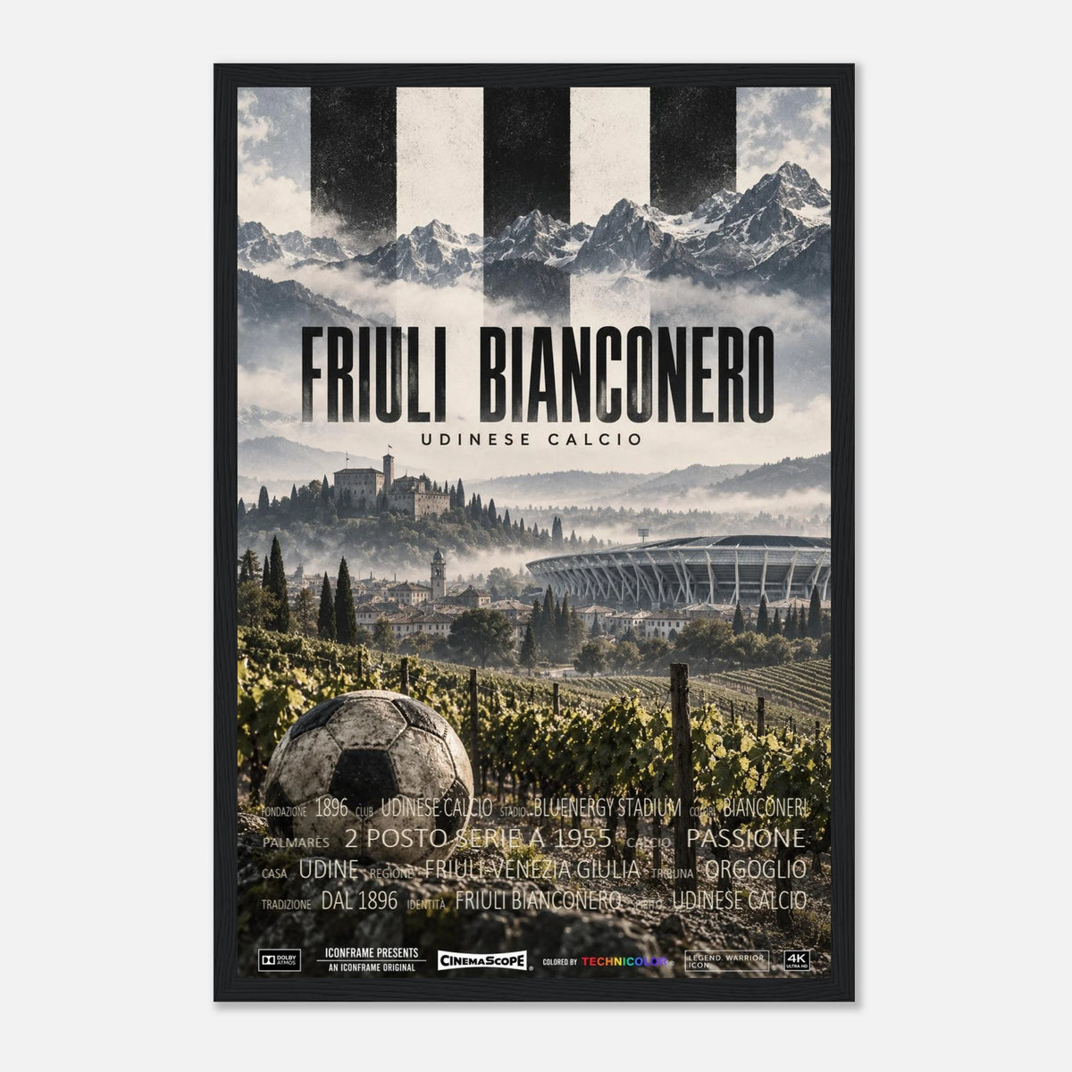 Udinese Calcio Poster „Friuli Bianconero“ – 30 × 45 cm, mit schwarzem Holzrahmen vor hellem Hintergrund