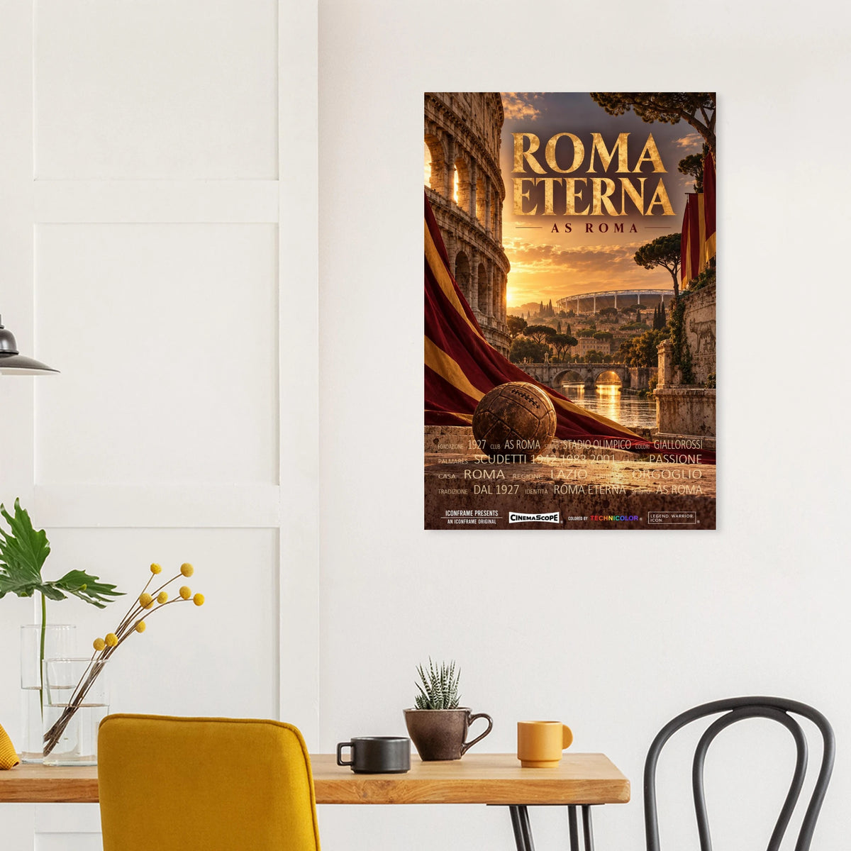 AS Rom Poster „Roma Eterna“ an einer hellen Wand über einem Esstisch