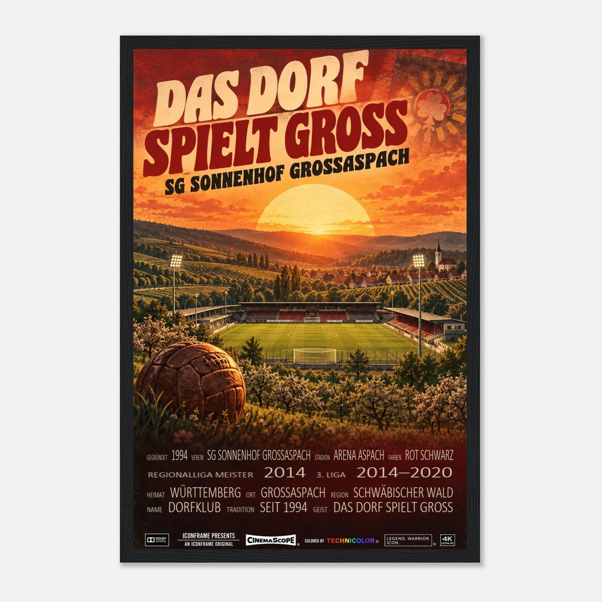 Sonnenhof Großaspach Poster „Das Dorf spielt groß“ – 30 × 45 cm, mit schwarzem Holzrahmen